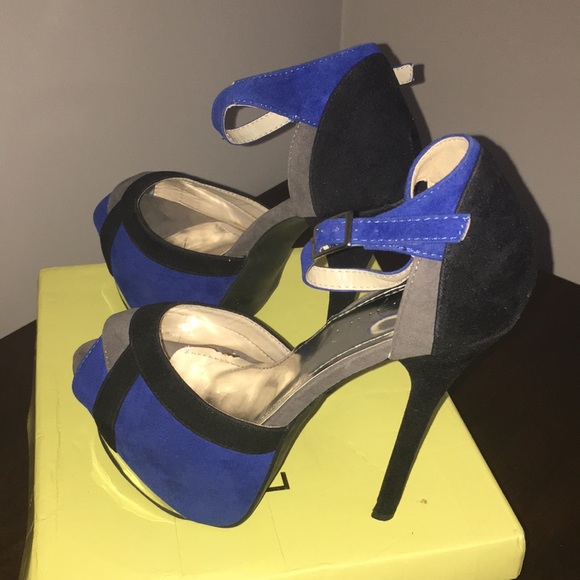 Blue, Grey and Black platform heel - Picture 4 of 4